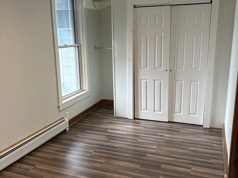 881 Main St #4 — Photo 3