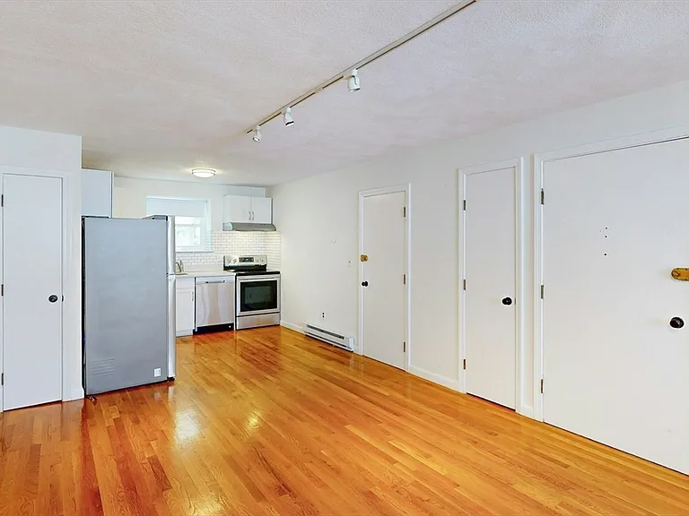 104 Trowbridge St #4 — Photo 7