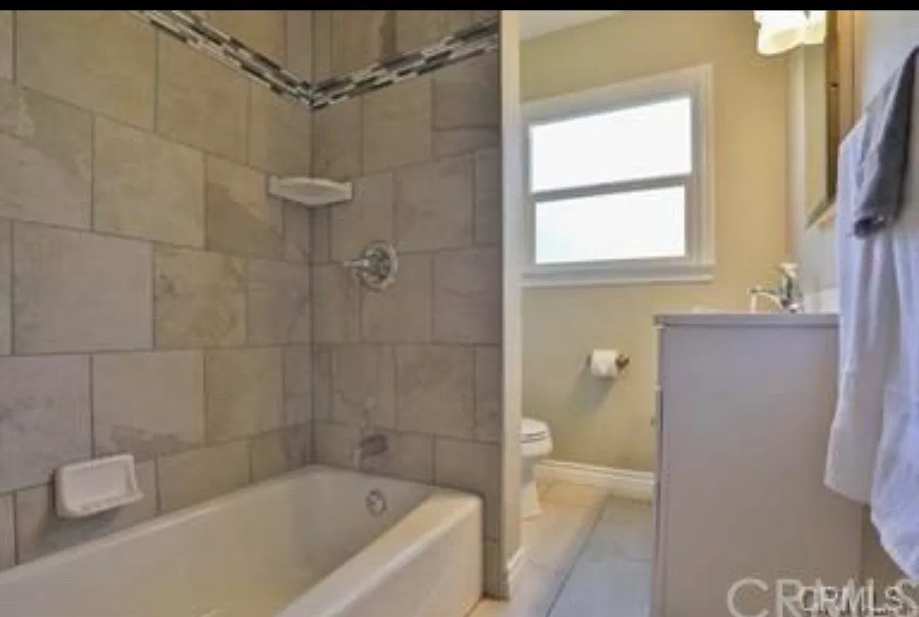 3 bed, 1.5 bath, 1340 sqft, $3,300 — Photo 3