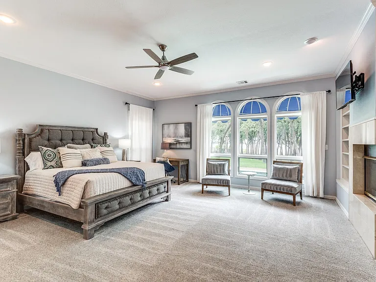 825 Carrie Ln — Photo 16