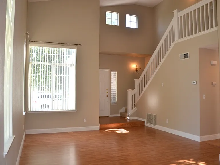 845 Shelborne Dr — Photo 10