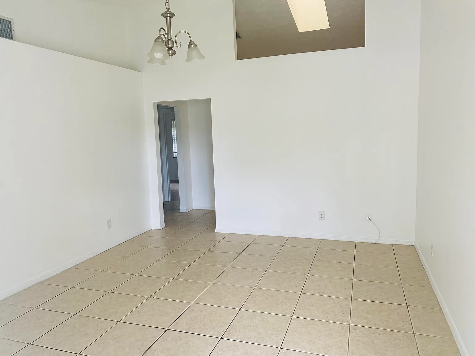 2 bed, 2.0 bath, 1368 sqft, $1,800 — Photo 4