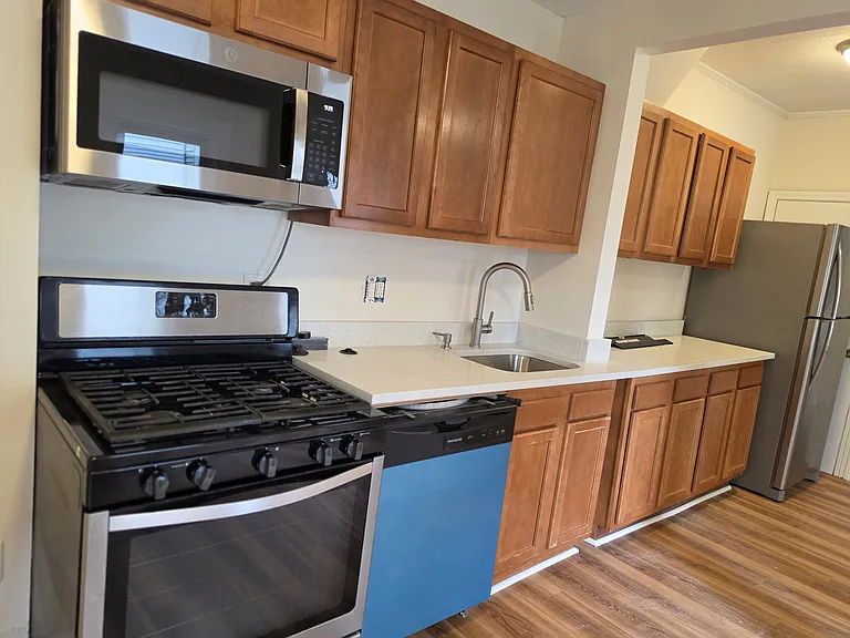 61 Oak St #2 — Photo 2