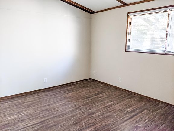 3rd image of 1570 Coombs Dr #1