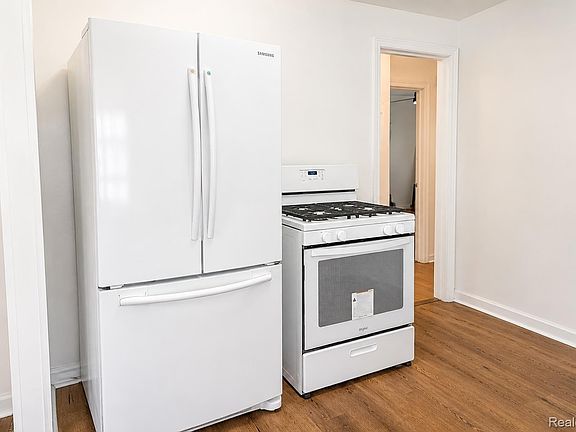 4th image of 12087 Heyden St
