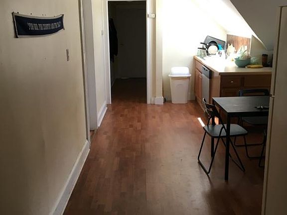 5th image of 382 Crown St #5
