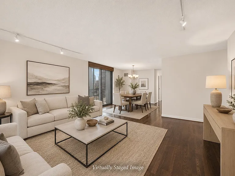 70 W Huron St #708 — Photo 3