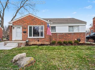 29772 Robert Dr, Livonia, MI