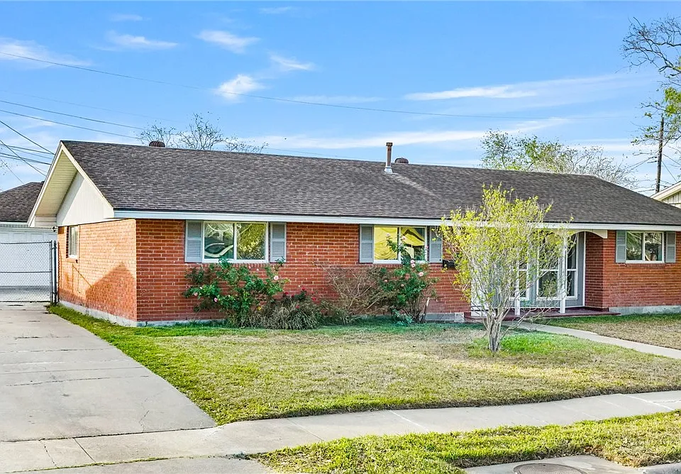 1061 Meadowbrook Dr