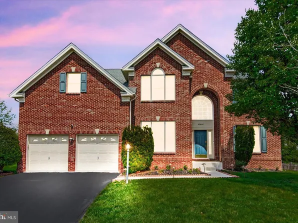 42644 Jolly Ln, Chantilly, VA 20152
