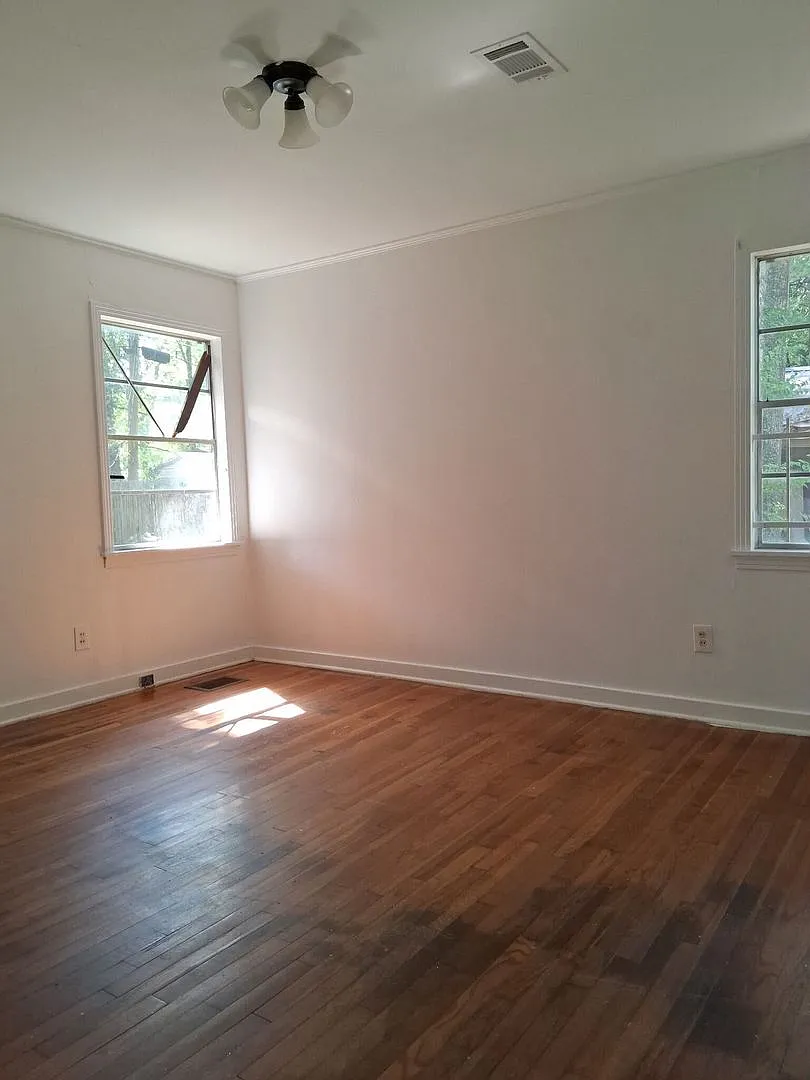 3Bed 2bath Home — Photo 4