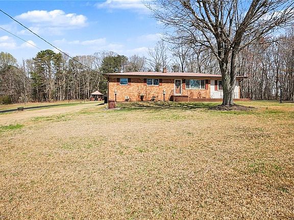 4th image of 896 Rambling Rd