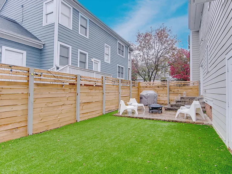 Side yard has turf