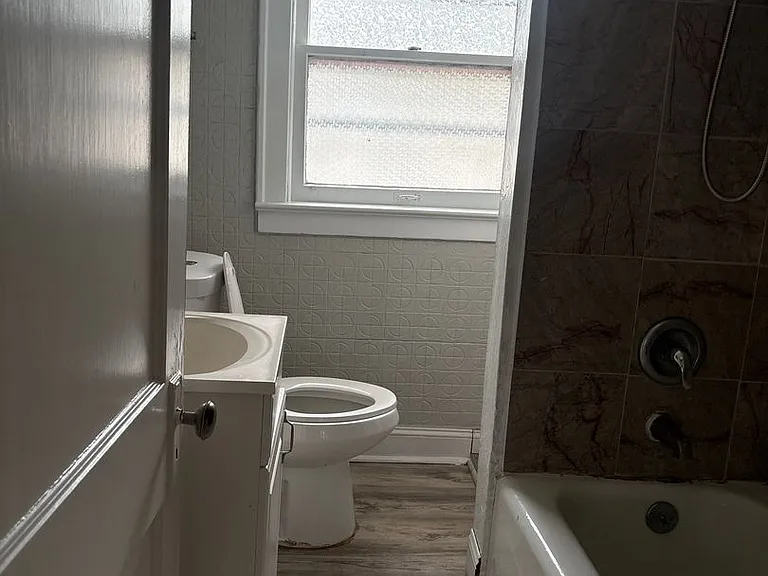 2179 Edgewood Rd — Photo 5