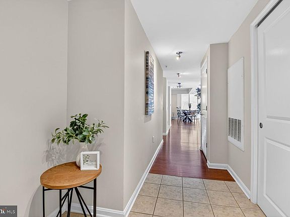 5th image of 930 Wayne Ave APT 405