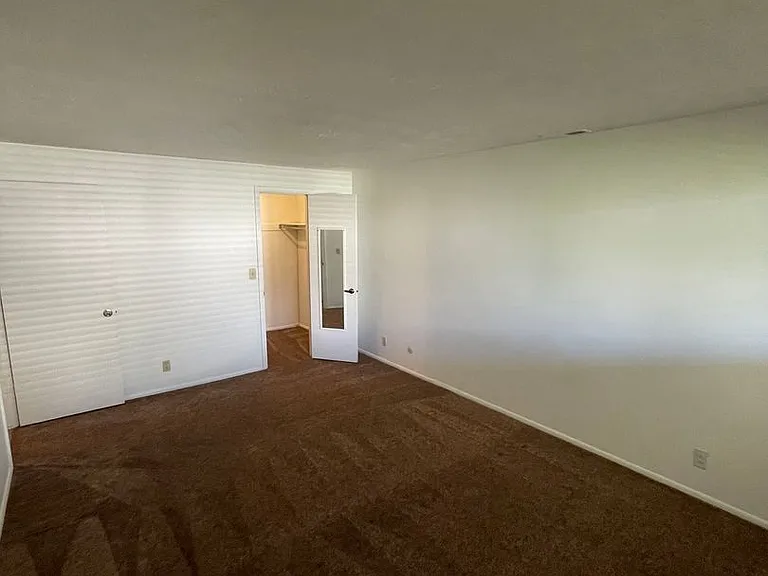 1893 E Jeremy Ct — Photo 11