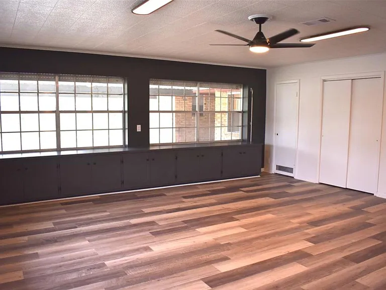 2628 Dupont St — Photo 14