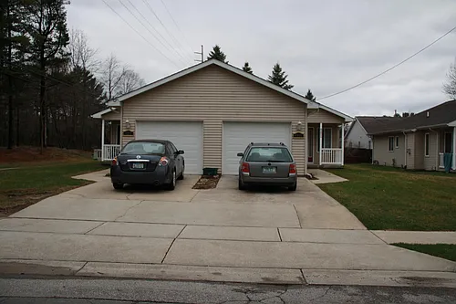4805 Russell St Photo 1