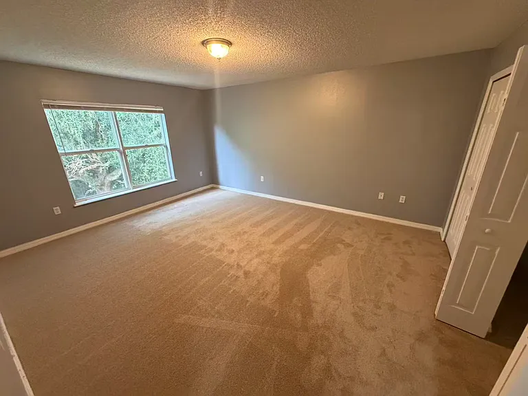 329 Chelmsford Ct — Photo 21