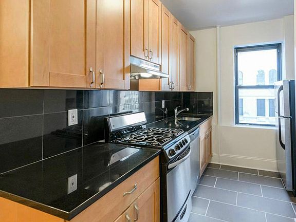 4th image of 163 W 17th St APT 6J