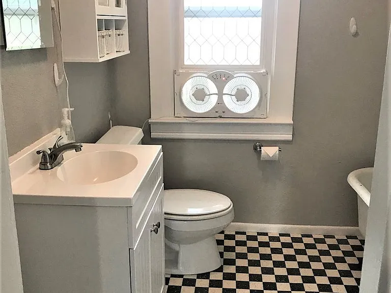 814 Front Street — Photo 14