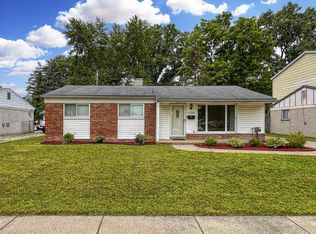 32339 Chalfonte Dr, Warren, MI 48092