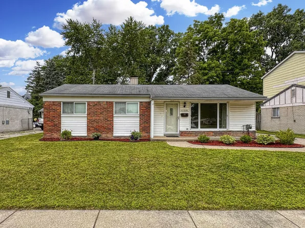 32339 Chalfonte Dr, Warren, MI 48092