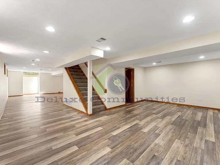 2660 Blackberry Ln NE — Photo 9
