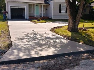 3117 North Dr, Groves, TX 77619