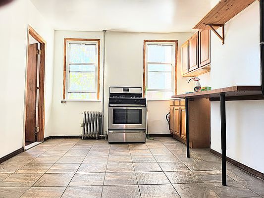 4th image of 678 5th Ave APT 2