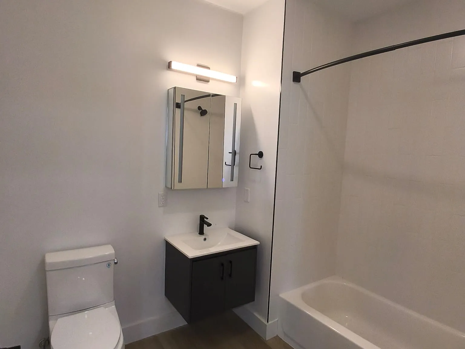 2 bed, $3,119 — Photo 4