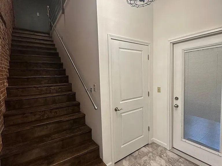 327 S 8th St #330 — Photo 19