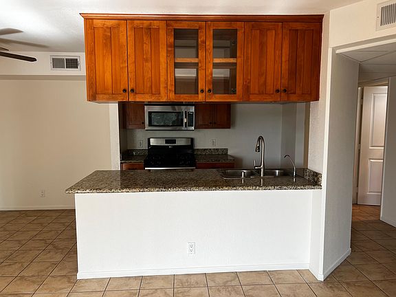 2nd image of 6645 Woodman Ave APT 209