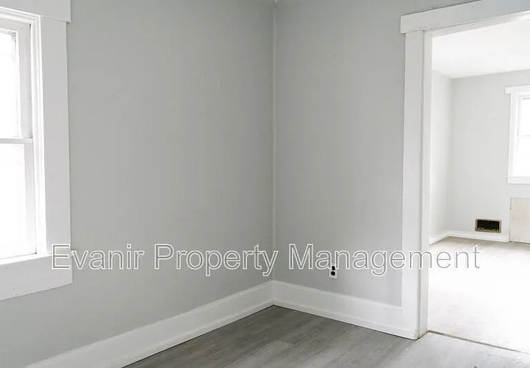 126 N Walnut St — Photo 25