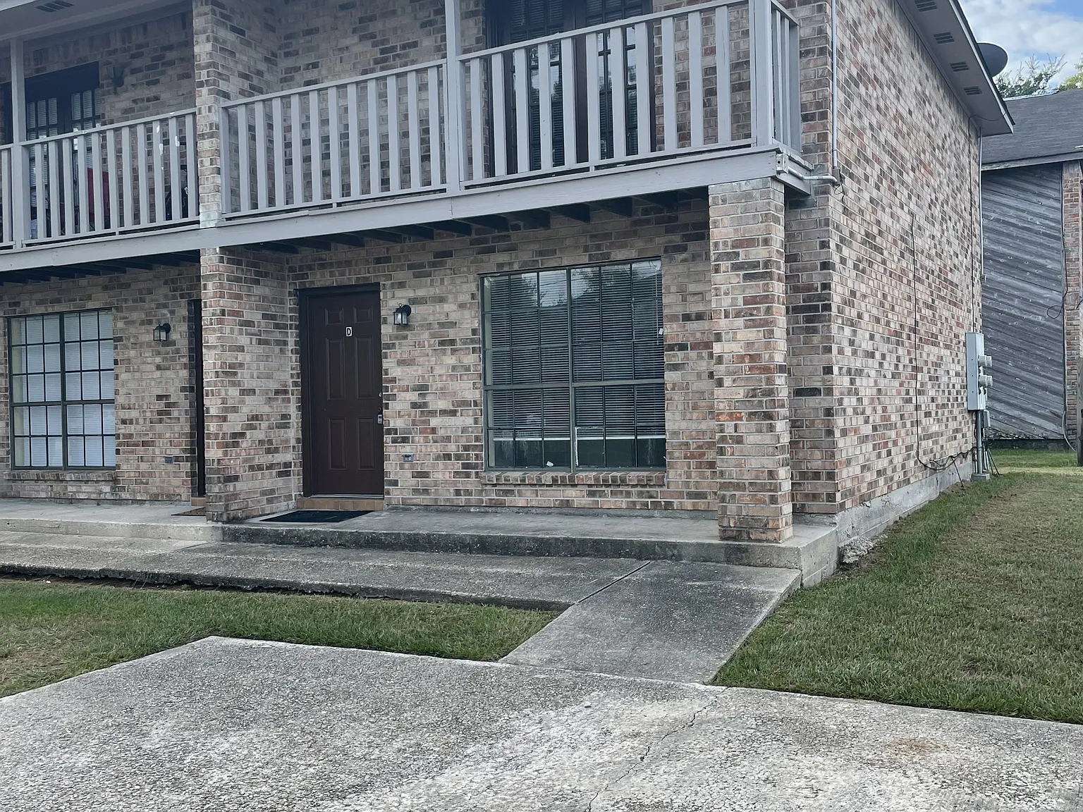 1643 Cedar Lake Drive - C — Photo 1