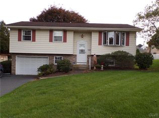 718 Prospect St, Tatamy, PA 18085