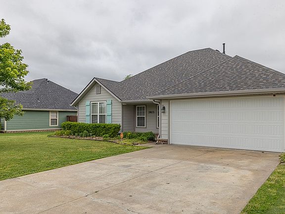 3rd image of 3903 Grand Valley Dr