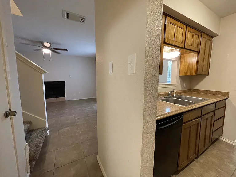 5516 Lewis Ct #D — Photo 9