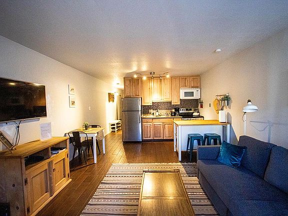 2nd image of 1530 Empire Ave #108