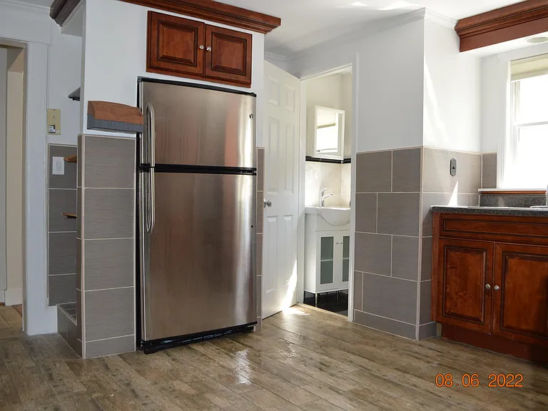 18-20 Somerville Rd #1 — Photo 6