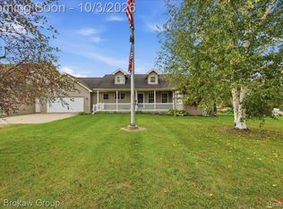 1253 Peppermill Rd, Lapeer, MI 48446