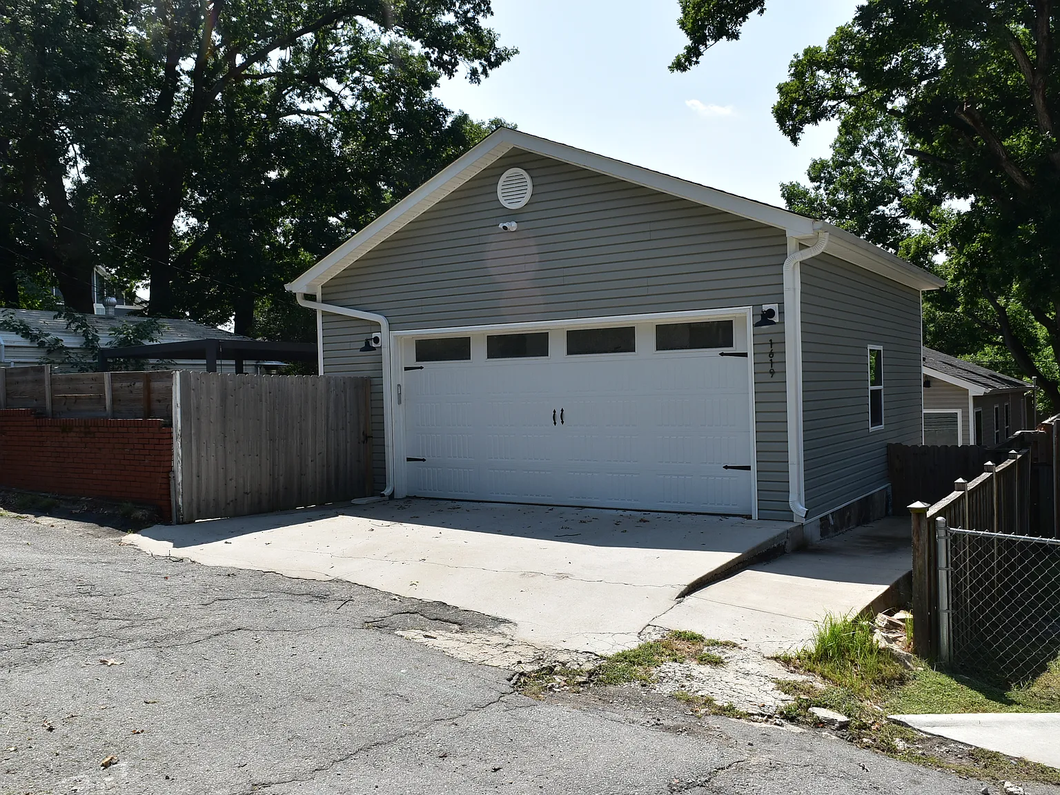 2 bed, 1260 sqft, $2,000 — Photo 4
