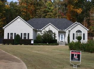 30 Luxury Ln, Newnan, GA 30263