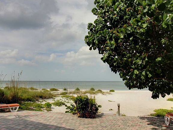 2nd image of 19644 Gulf Blvd