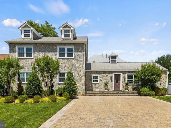 6634 Harriett St, Falls Church, VA 22042