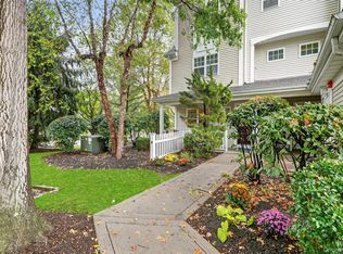 111 Viewpoint Ter, Peekskill, NY 10566