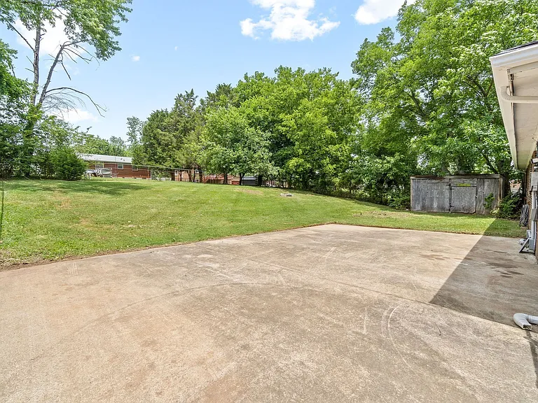 219 Kirby Dr — Photo 25
