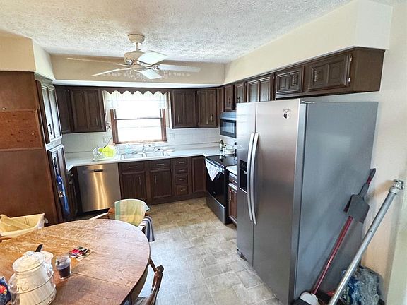 5th image of 605 W Aberdeen Dr