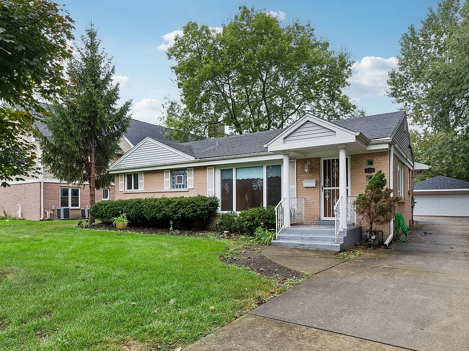 648 Shermer Rd