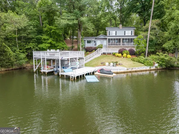 566 Longview Dr, Hamilton, GA 31811